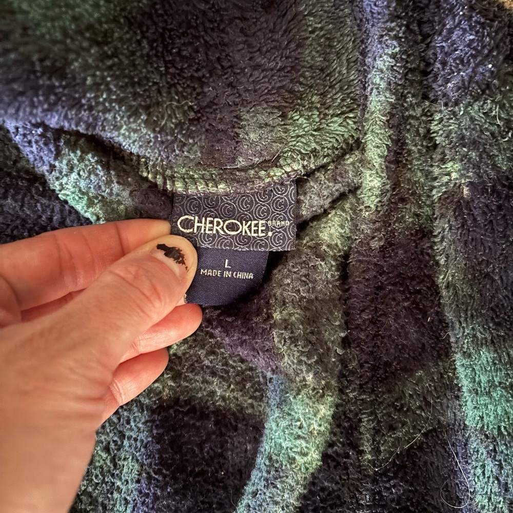 Cherokee Plaid Robe - Picture 6 of 6